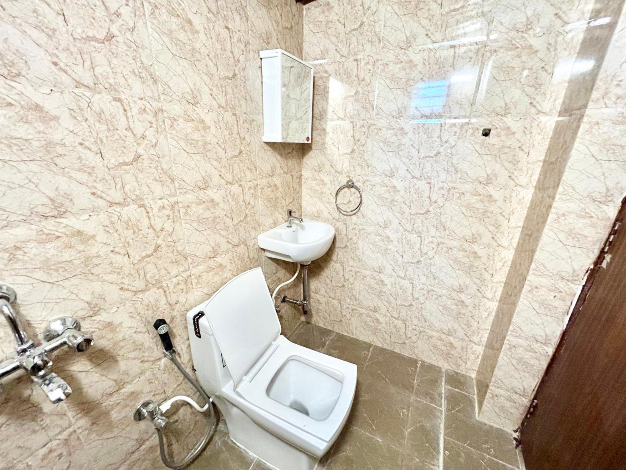 Cozy 2Bhk Apt Near Ruby Hospital & Em Bypass Kolkata Exterior photo